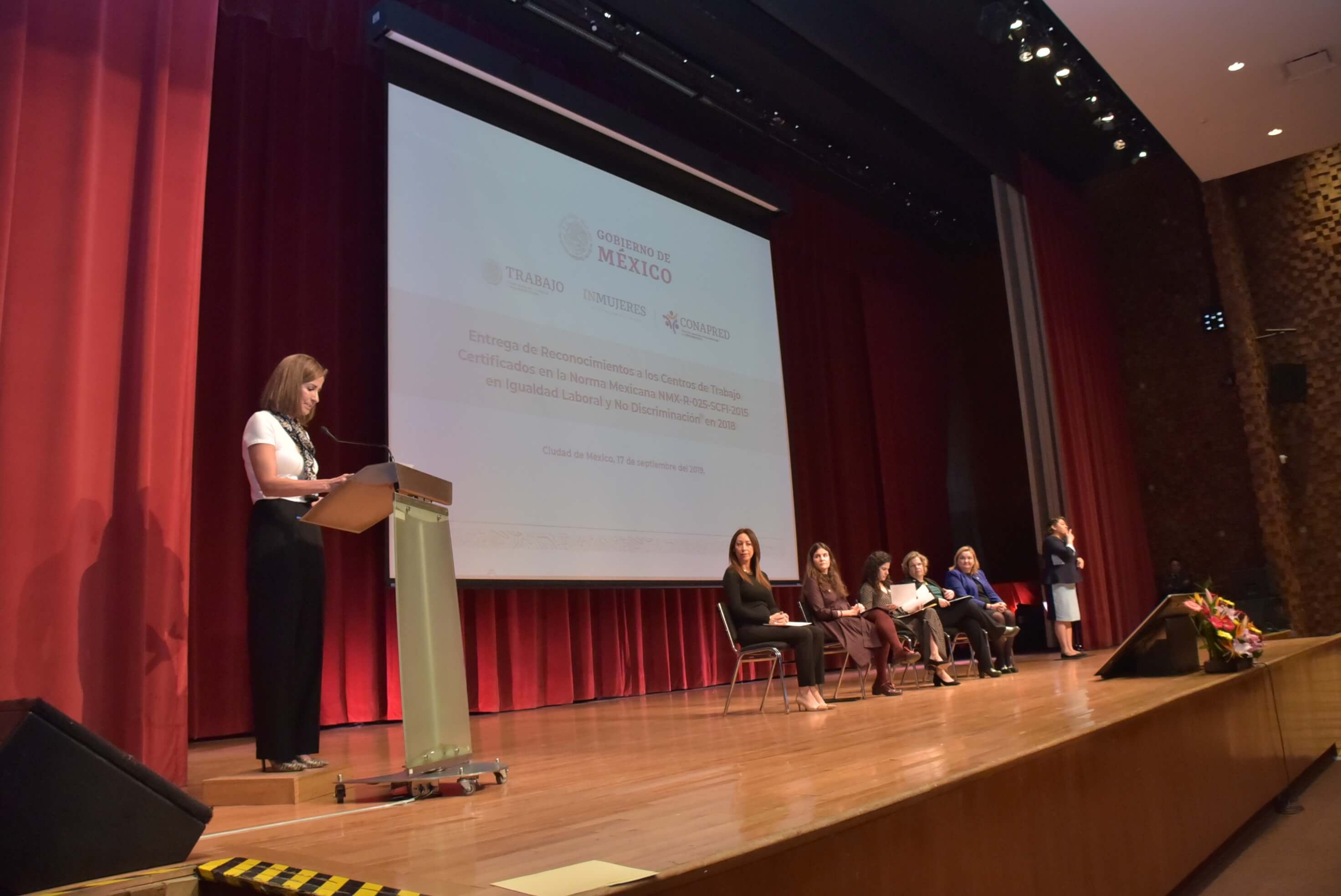 Entrega de Reconocimientos a Centros de Trabajo Certificados 2019